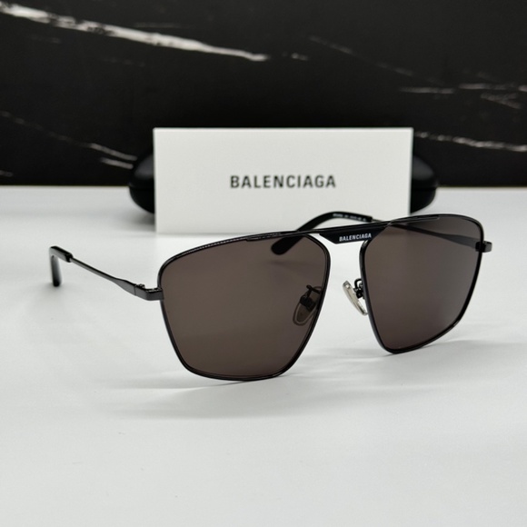 NEW BB0246SA 001 BALENCIAGA BLACK METAL UNISEX BALENCIAGA SUNGLASSES - Picture 1 of 12